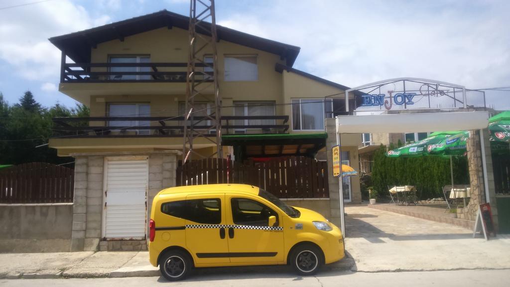 Enjoy Guest House Golden Sands Exterior foto